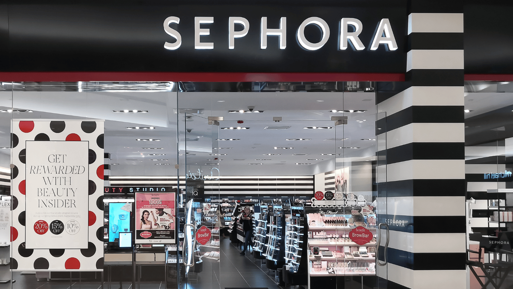 Sephora Storefront Promoting Beauty Insider